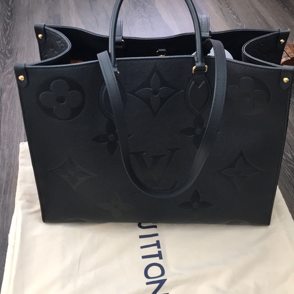 Authentic Louis Vuitton Black All Leather Large tote Bag. On the go LIKE NEW!! - Picture 15 of 17